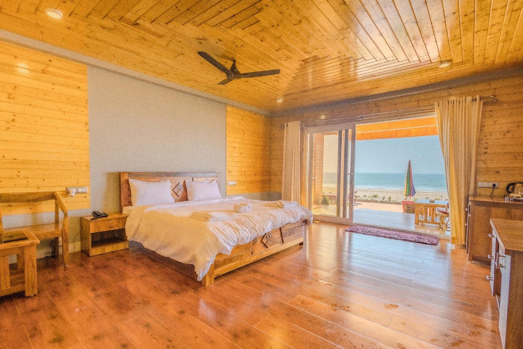 The O2H Agonda Beach Resort エクステリア 写真